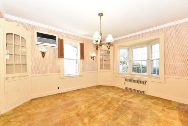 Chandelier, Empty room, Interior