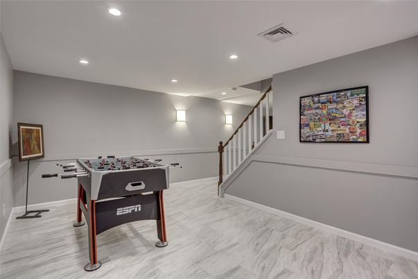 Game Room, Interior, Kitchen, Marble, Recessed Lighting