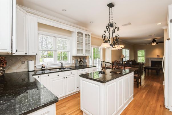 Chandelier, Dining room, Interior, Kitchen, Pendant Lights, Recessed Lighting, Wood Texture Flooring