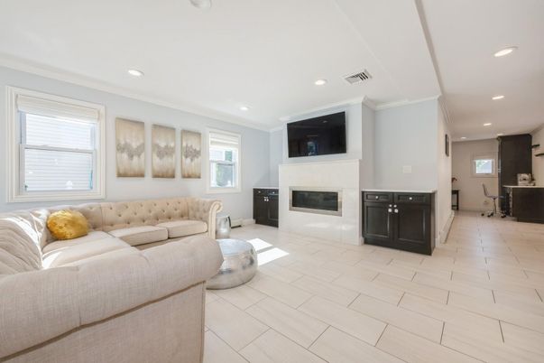 Fireplace, Interior, Living room, Recessed Lighting