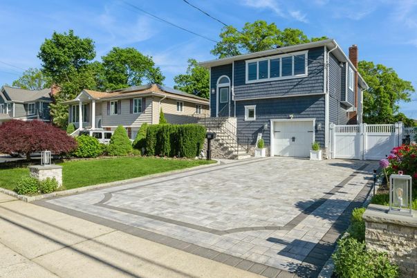 Attached, Exterior, Facade, Raised Ranch