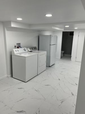 Interior, Marble, Recessed Lighting, Washer