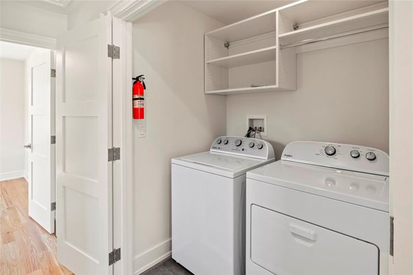 Interior, Utility Closets, Washer, Wood Texture Flooring