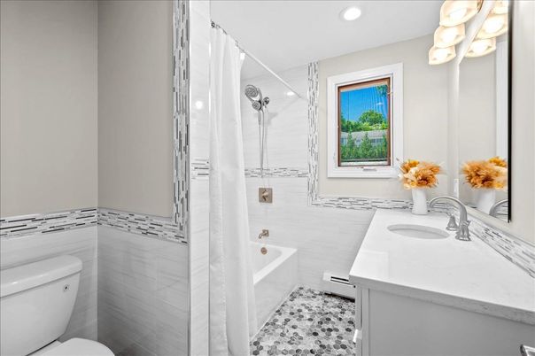 Bathroom, Interior, Recessed Lighting