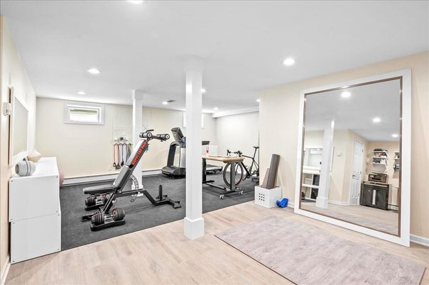 Fitness Equipment, Interior, Recessed Lighting, Wood Texture Flooring
