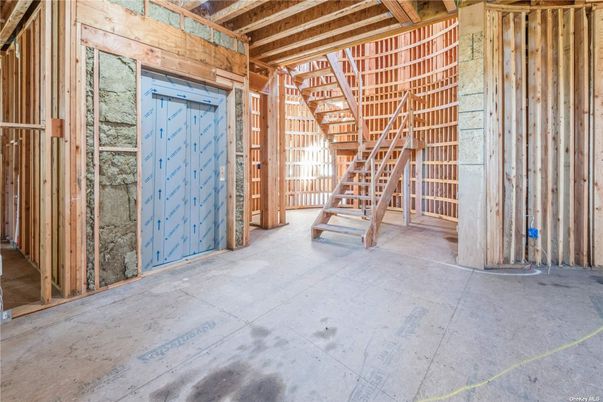 Empty room, Interior, Wooden Beams, Wooden Walls