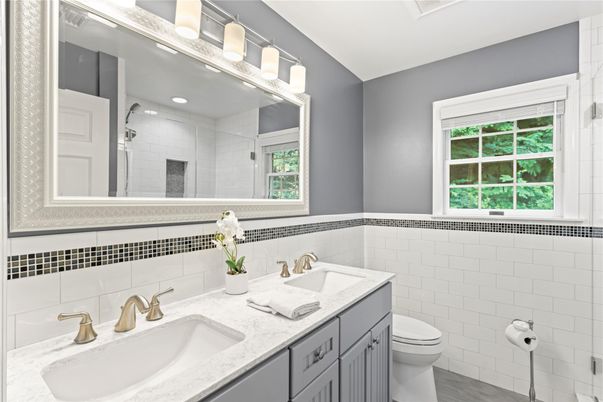 Bathroom, Dual Sink Vanities, Interior