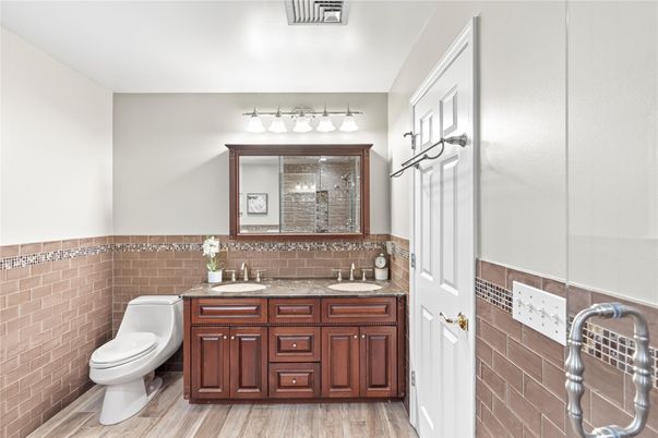 Bathroom, Dual Sink Vanities, Interior, Wood Texture Flooring