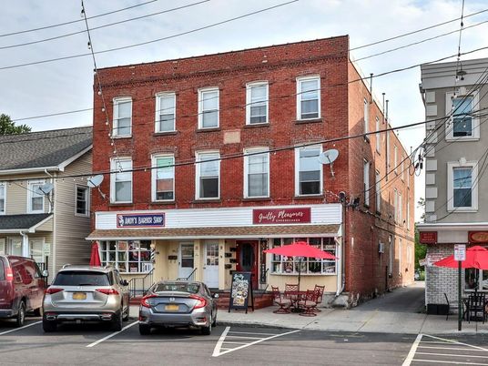 Exterior, Facade, Brick Facade, Rowhouse