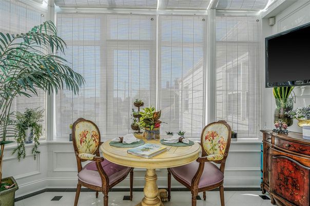 Dining room, Interior