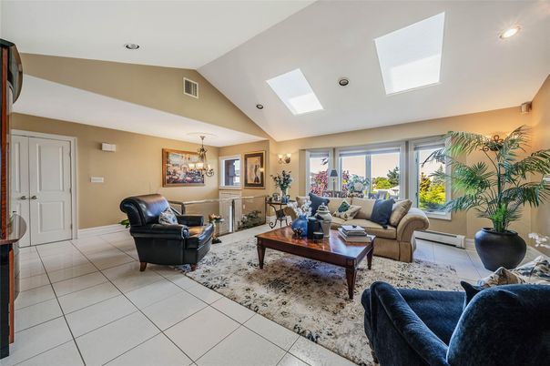 Chandelier, Interior, Living room, Recessed Lighting