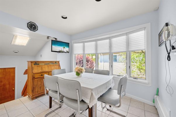 Dining room, Interior, Recessed Lighting