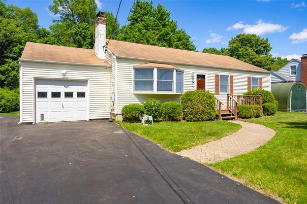 Attached, Exterior, Facade, Cape Cod
