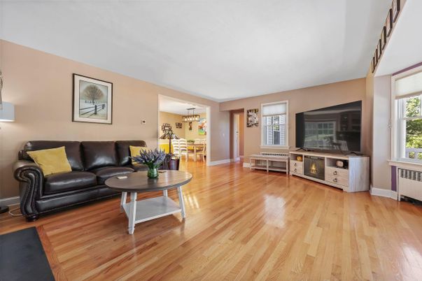 Chandelier, Dining room, Interior, Living room, Wood Texture Flooring