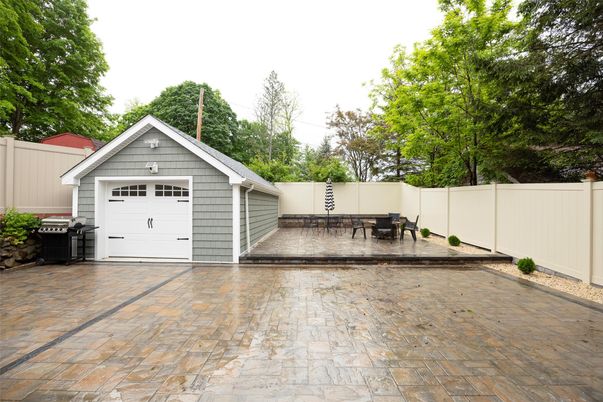 Detached Garage, Exterior