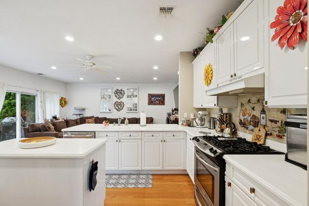 Dining room, Interior, Kitchen, Recessed Lighting, Wood Texture Flooring