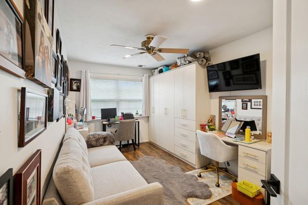 Home Office, Interior, Recessed Lighting, Wood Texture Flooring