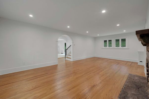 Empty room, Interior, Recessed Lighting, Wood Texture Flooring