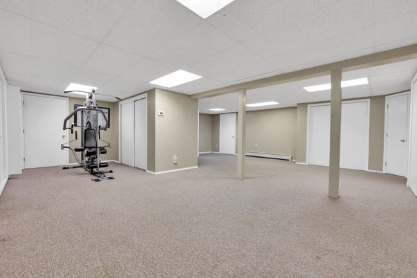 Empty room, Fitness Equipment, Interior, Recessed Lighting