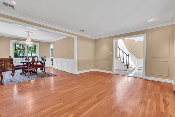 Chandelier, Dining room, Interior, Recessed Lighting, Wood Texture Flooring