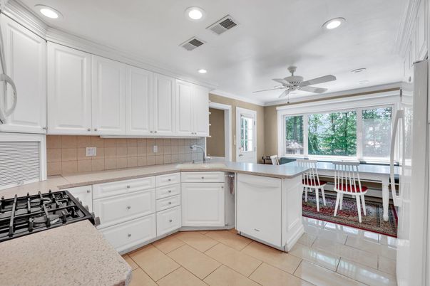 Dining room, Interior, Kitchen, Recessed Lighting