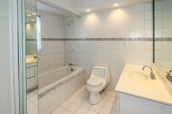 Bathroom, Interior, Recessed Lighting