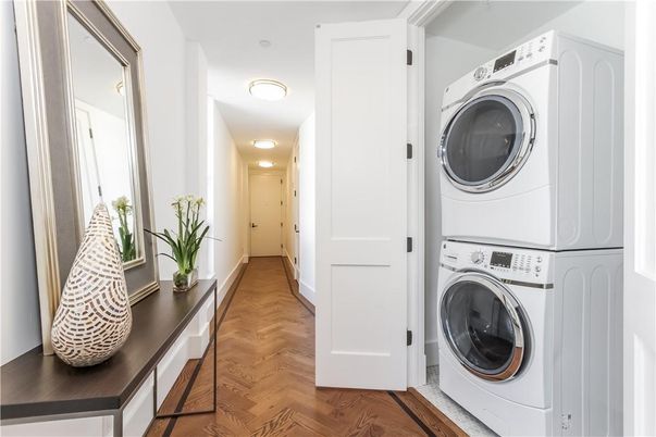 Interior, Utility Closets, Washer, Wood Texture Flooring