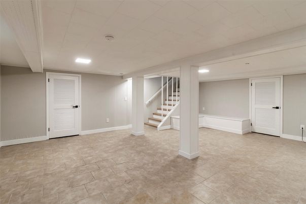 Empty room, Interior, Recessed Lighting