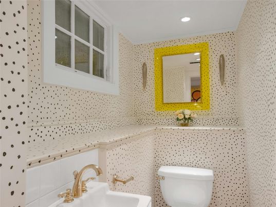 Bathroom, Interior, Recessed Lighting