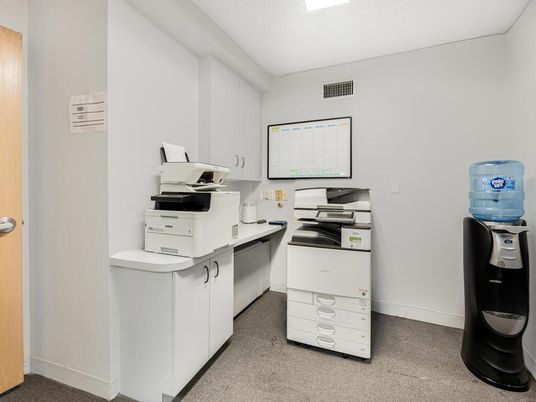 Home Office, Interior