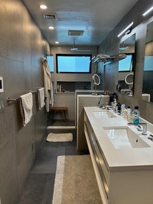 Bathroom, Dual Sink Vanities, Interior, Recessed Lighting