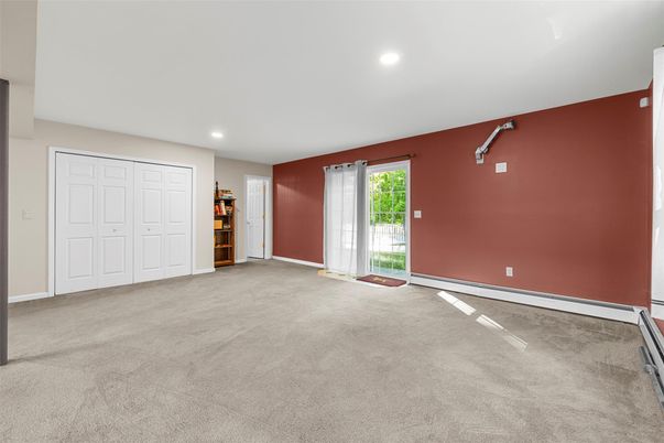 Empty room, Interior, Recessed Lighting