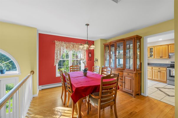 Dining room, Interior, Kitchen, Pendant Lights, Recessed Lighting, Wood Texture Flooring