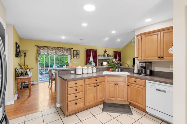 Dining room, Interior, Kitchen, Recessed Lighting, Wood Texture Flooring