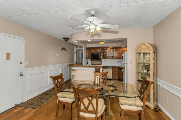 Dining room, Interior, Kitchen, Recessed Lighting, Wood Texture Flooring