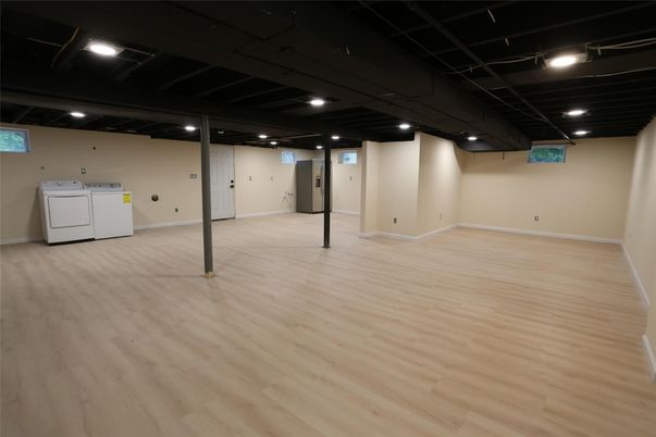 Interior, Recessed Lighting, Washer, Wood Texture Flooring