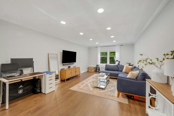 Home Office, Interior, Living room, Recessed Lighting, Wood Texture Flooring