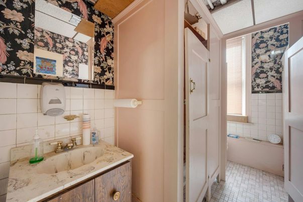 Bathroom, Interior