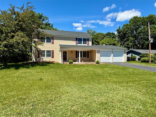 Attached, Backyard, Exterior, Facade, Split Level