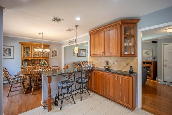 Chandelier, Dining room, Interior, Pendant Lights, Recessed Lighting, Wood Texture Flooring