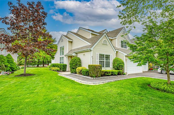 Attached, Backyard, Exterior, Facade, Queen Anne Victorian