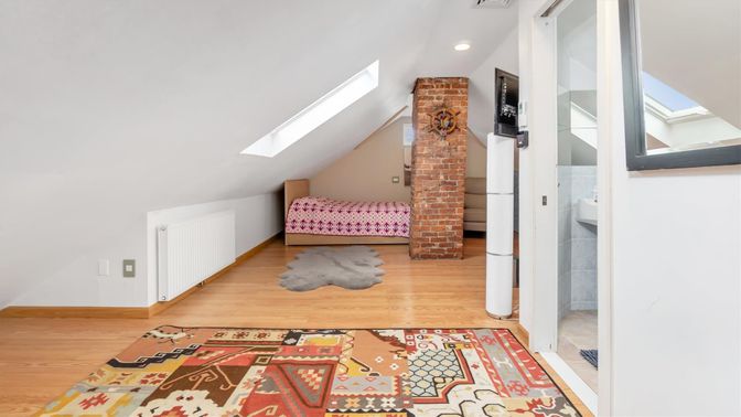 Interior, Recessed Lighting, Wood Texture Flooring