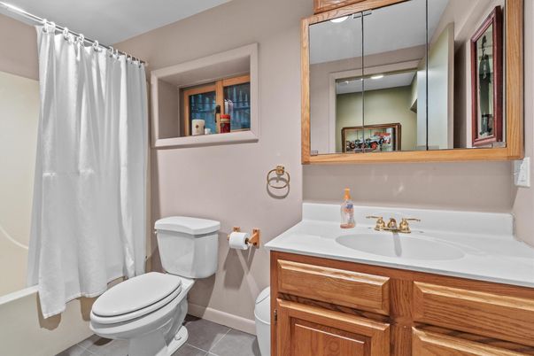 Bathroom, Interior, Recessed Lighting