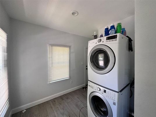 Interior, Recessed Lighting, Utility Closets, Washer, Wood Texture Flooring