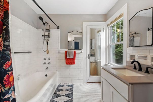 Bathroom, Dual Sink Vanities, Interior