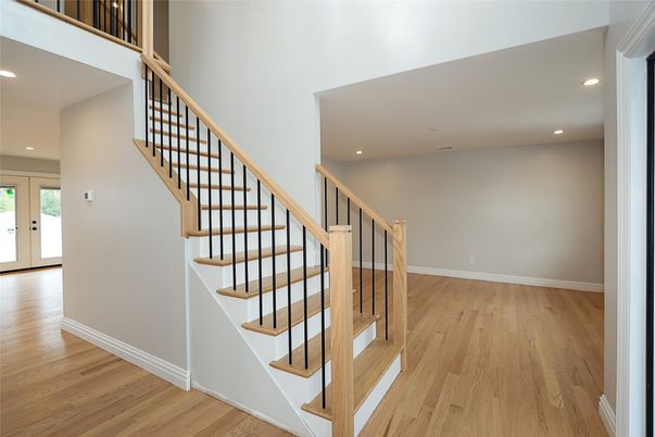 Interior, Recessed Lighting, Wood Texture Flooring