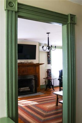 Chandelier, Interior