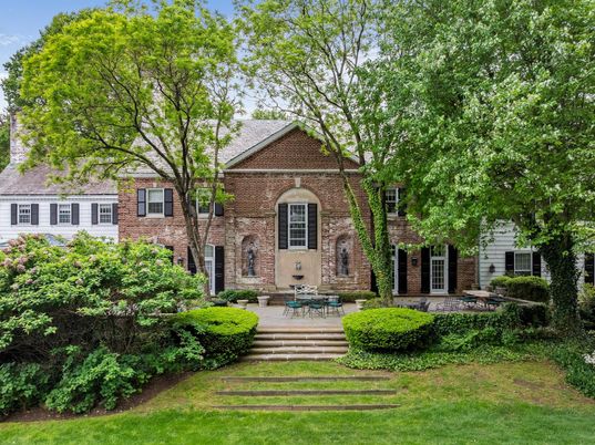 Exterior, Facade, Brick Facade, Brick Traditional