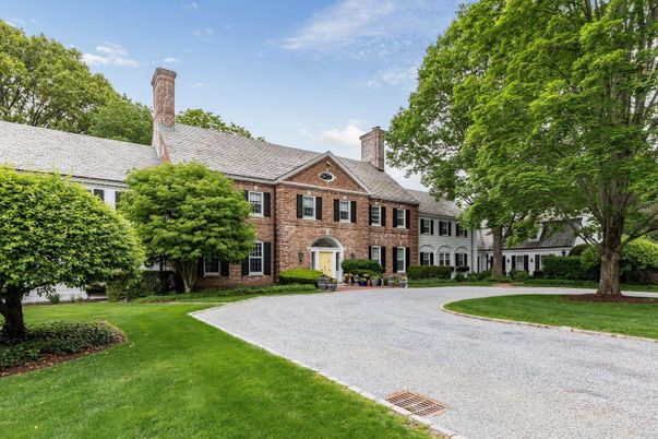 Backyard, Exterior, Facade, Brick Facade, French Provincial