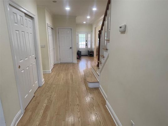 Interior, Recessed Lighting, Wood Texture Flooring